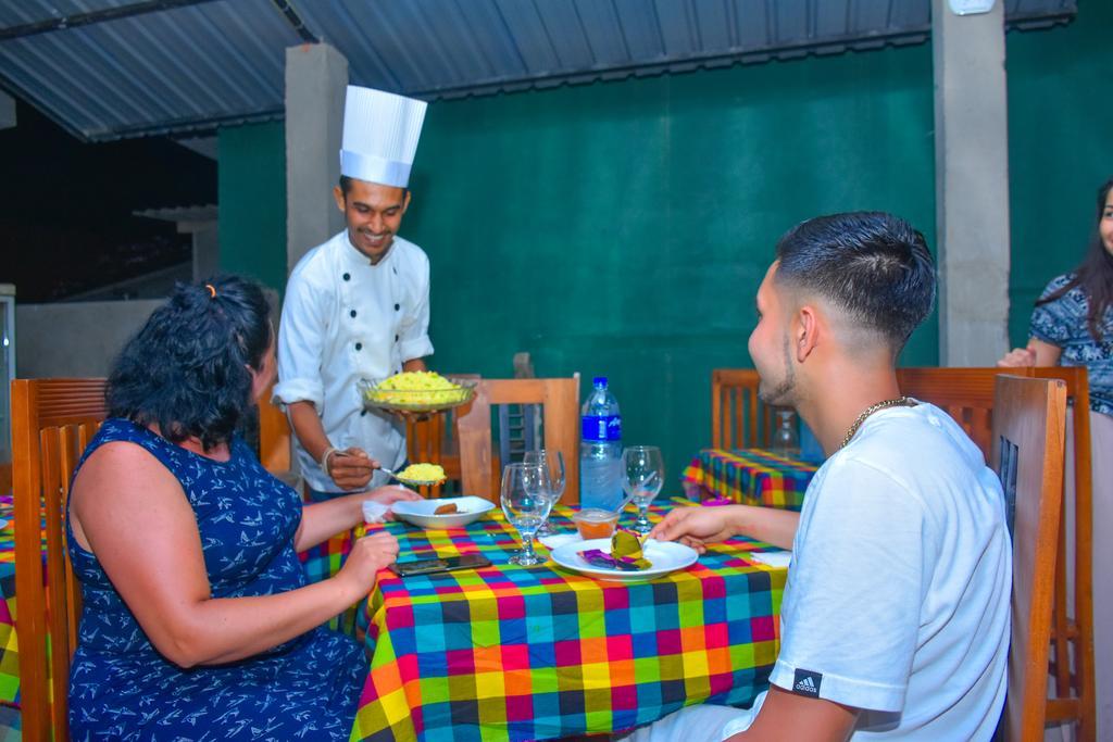 Nebula Residence Negombo Bagian luar foto